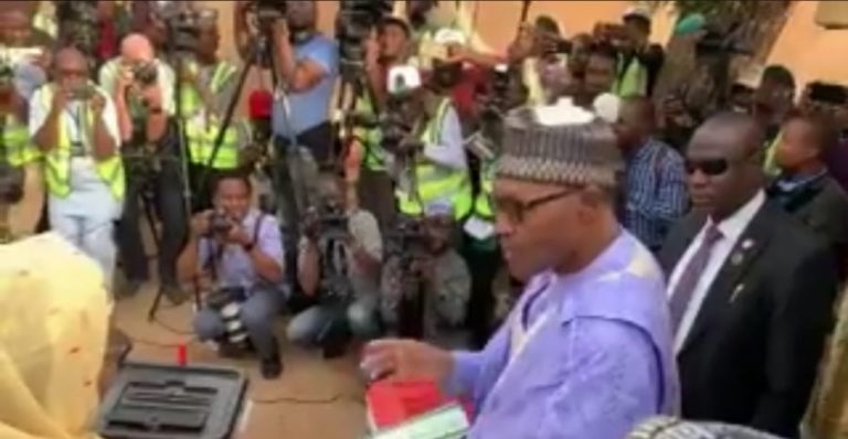 #NigeriaDecides: Buhari, Aisha vote in Daura