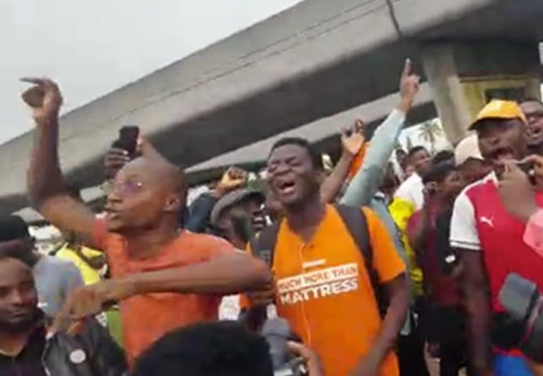 #RevolutionNow: Activists, protesters storm Human Rights Commission in Abuja