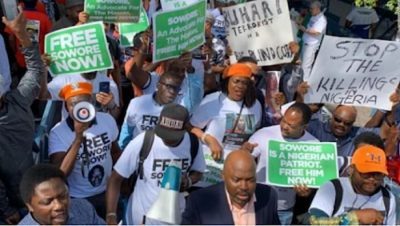 #RevolutionNow: Sowore’s wife leads anti-Buhari protest at UN/newsheadline247