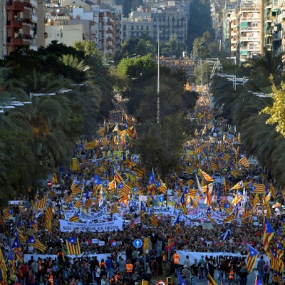 newsheadline247.com/350,000 protesters flood Barcelona for separatist 'freedom' rally