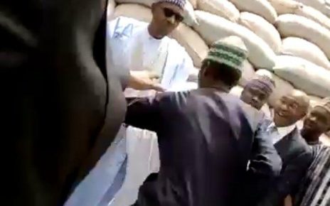 Man Charges at Buhari/newsheadline247.com