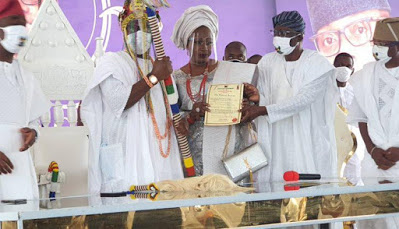 Oba Abisogun II… Gbolahan Lawal Crowned New Oniru Of Iruland, receives Staff of Office - newsheadline247.com