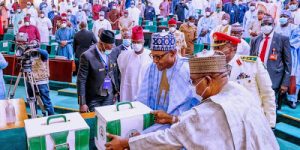 Buhari presents N13.08 trillion for 2021 budget to National Assembly - newsheadline247.com