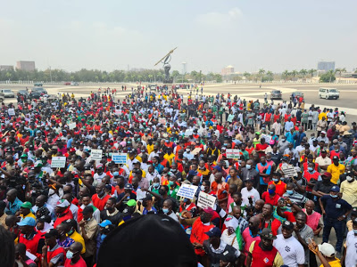 NLC, TUC in multitude protest over minimum wage at National Assembly - newsheadline247.com