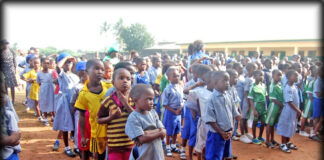 Omooba Obaruwa Foundation donates cash, education items, others to pupils in Ogun