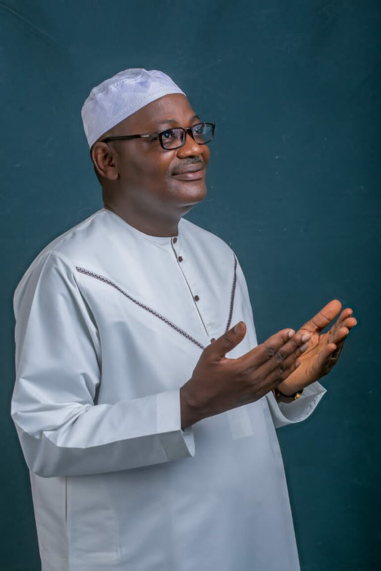 Ramadan: Gboyega Isiaka Calls on Muslims to Pray for Peace, Progress of Nigeria