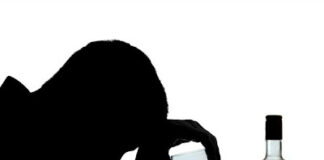 Experts call for updated warnings on alcohol containers