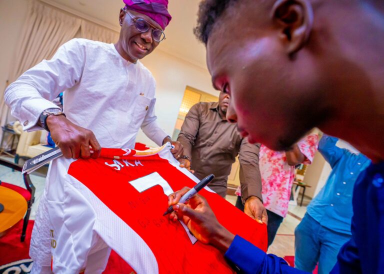 Arsenal’s Forward, Bukayo Saka Visits Sanwo-Olu In Lagos, Signs Shirt Gift For Gov [PHOTOS]