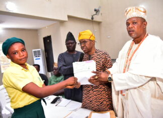 Dangote Granite Mines Offers Scholarships To Host Communites Students