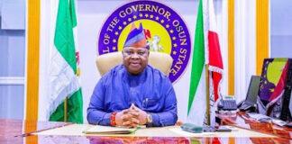 Adeleke presents staff of office to new Owa Obokun despite objections from royal families