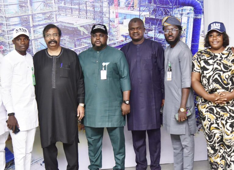 Nigerian Students Pass Vote of Confidence On Dangote Refinery