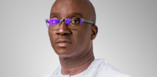 Drama as Edo Gov Struggles To Read State’s Budget, Says “It Is Confusing… ” (VIDEO)