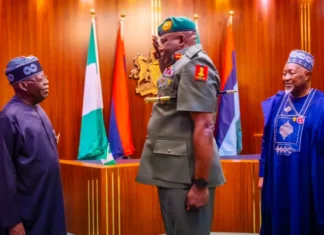 PHOTOS: When Tinubu Promoted Acting COAS Olufemi Oluyede to Lieutenant General Rank