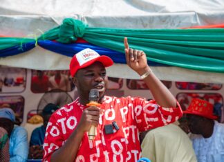 Excitement As Taiwo Oyekan Gifts N20M Lifeline To Vulnerable Lagos Residents In Talk of Town Economic Empowerment