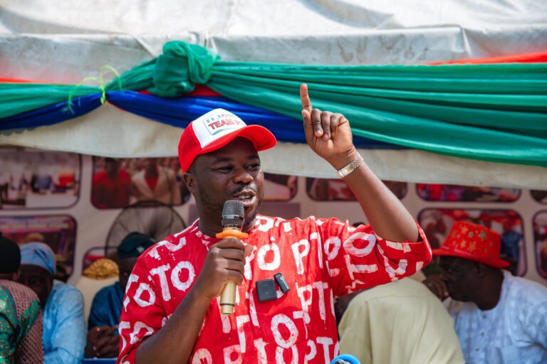 Excitement As Taiwo Oyekan Gifts N20M Lifeline To Vulnerable Lagos Residents In Talk of Town Economic Empowerment
