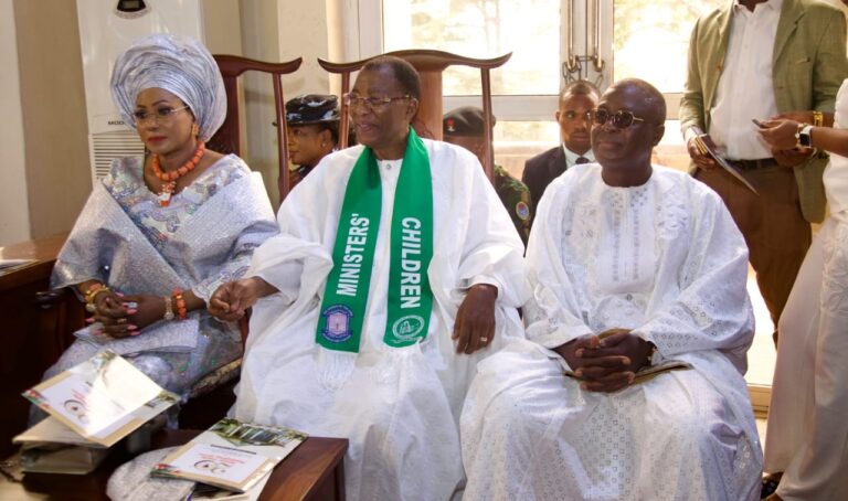 Otun Asiwaju Onigbagbo of Remoland Graces 20th Sen. Gbenga Daniel’s Family Annual Thanksgiving Service