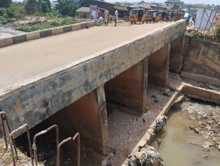 Wasiu Lawal-led Ogun Govt Officials Assess Collapsed Odo-Pako Bridge for Swift Repairs