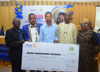 Rotary District 9112 Awards Scholarships to Indigent Undergraduates in Lagos