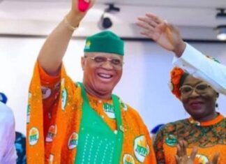 Breaking Ranks… Akwa Ibom Governor Eno, Cabinet Dump PDP for APC