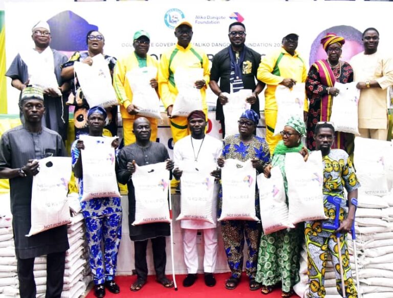 Aliko Dangote Foundation Distributes 40,000 bags of rice to People Living with Disabilities, vulnerable in Ogun, Others