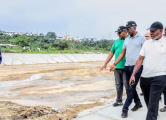 Lagos Steps Up: Wahab’s Cleanup Blitz And Plastic Ban Herald A New Environmental Era | By Babajide Fadoju