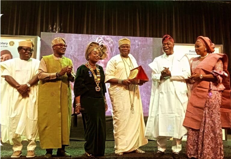 Royal Applause… Rotary Club Installs New President, Honours Olota of Ota