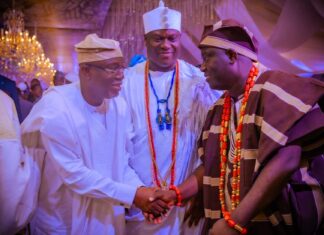 Aiyedatiwa Didn’t Snub Aláàfin of Oyo — Aide Dismisses Viral Video, Calls It Misinterpretation