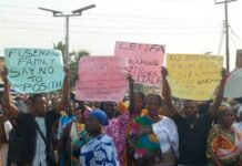 Ijebu Ode Erupts in Protest as Hundreds March Against Alleged Govt Plot to Impose Next Awujale