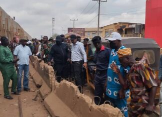 Ado-Odo/Ota LG Boss, Olota Storm Sango-Ota Market, Launch Crackdown on Roadside Trading, Parking Hazards