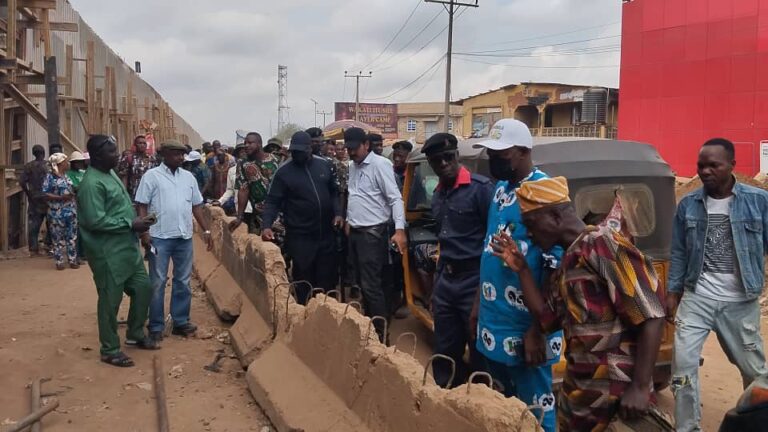 Ado-Odo/Ota LG Boss, Olota Storm Sango-Ota Market, Launch Crackdown on Roadside Trading, Parking Hazards