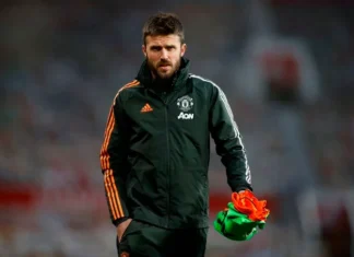 Michael Owen Backs Michael Carrick for Permanent Man United Role After Impressive Run