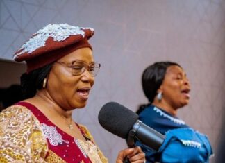 Tope Alabi Pays Emotional Tribute to Gospel Legend Toun Soetan After Her Death at 73