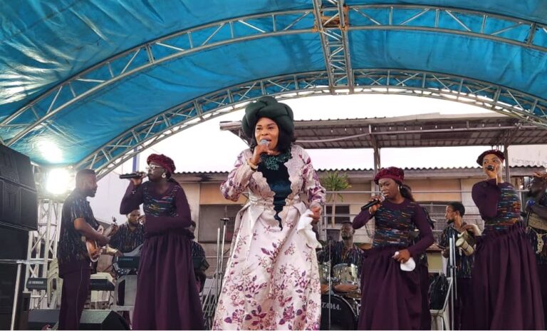 Tope Alabi Ignites Massive Worship Revival at Akowonjo Crusade in Lagos