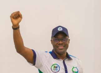 Crowds Cheer as Makinde Presents Adekanmbi at APM Primary in Ibadan