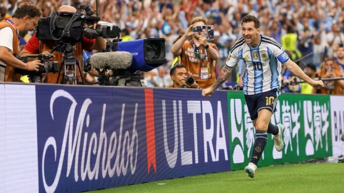 Lionel-Messi-celebrates-versus-Austria