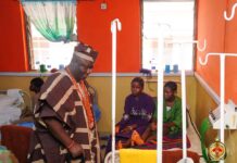 Alaafin Owoade Praises Security Forces, Donates Cash to Rescued Orire School Pupils