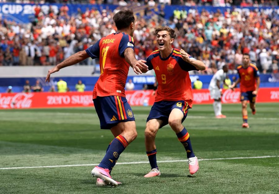 Spain kept their fourth shutout in succession to sail to Dallas